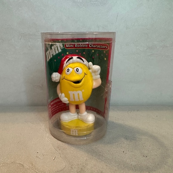 2003 M&M's Collectibles Yellow Mini Bobble Head Character Christmas - Picture 1 of 7